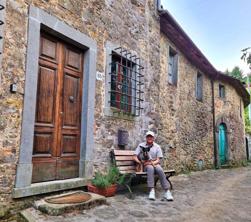 Gasthaus Torre Del Duca Bagni di Lucca Exterior foto