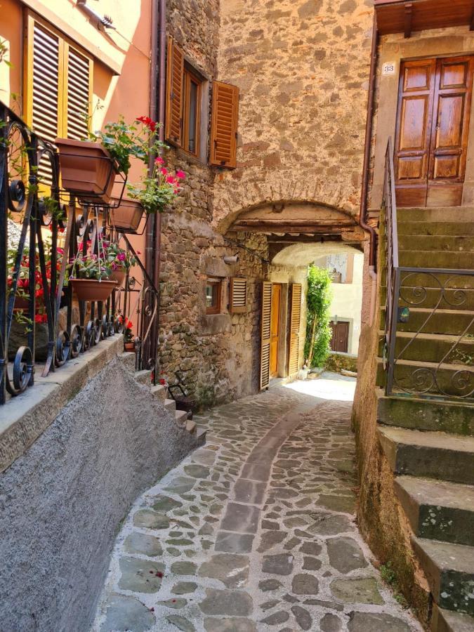 Gasthaus Torre Del Duca Bagni di Lucca Exterior foto